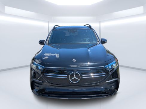 Used 2023 Mercedes-Benz EQB 300 4MATIC image 8