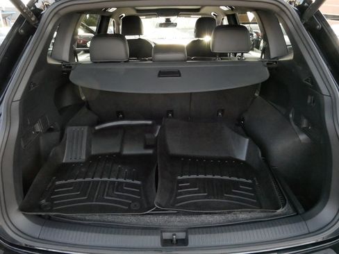 Certified 2024 Volkswagen Tiguan SE R-Line image 18