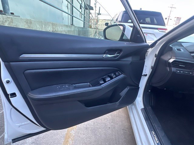 Used 2024 Nissan Altima 2.5 SL FWD image 11