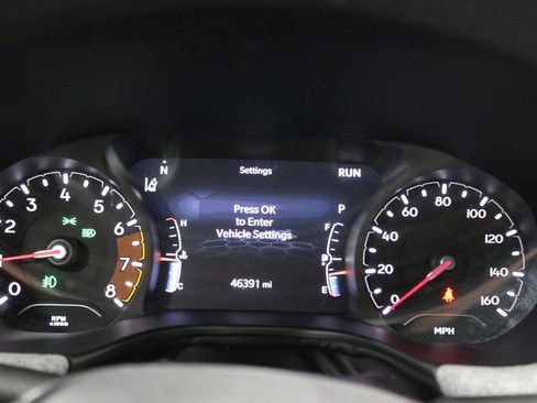 Used 2024 Jeep Compass Latitude image 30