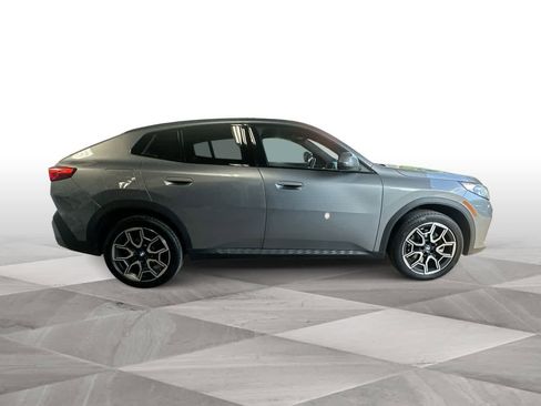 Used 2025 BMW X2 xDrive28i AWD/4WD image 9