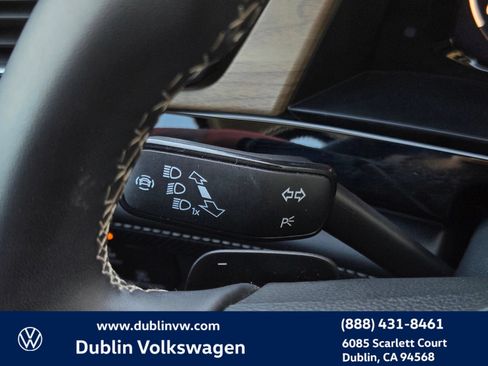 Used 2024 Volkswagen Atlas SE AWD/4WD image 23
