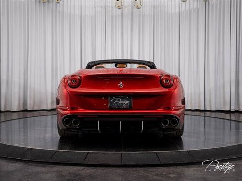 Used 2017 Ferrari California T RWD image 12