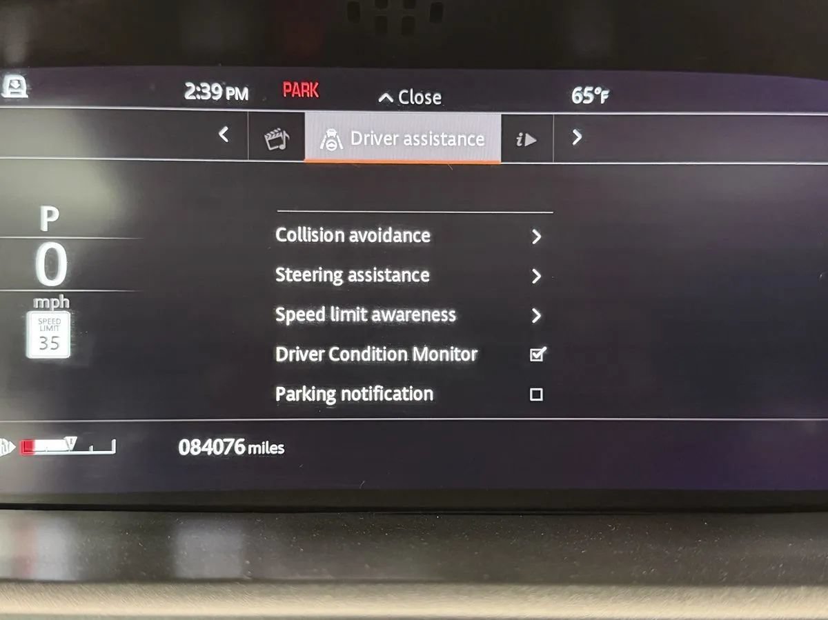 Used 2020 Land Rover Discovery Landmark AWD/4WD image 12