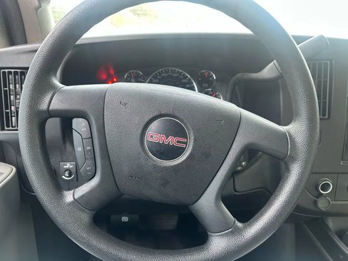 Used 2020 GMC Savana 2500 Extended w/ Enhanced Convenience Package image 16