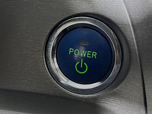 Used 2014 Toyota Prius Two image 22