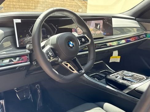 Used 2026 BMW 740i xDrive w/ Premium Package AWD/4WD image 12