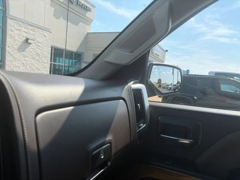 Used 2018 Chevrolet Silverado 1500 LTZ w/ Sport Package AWD/4WD image 19