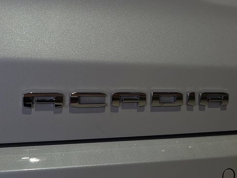 Used 2023 GMC Acadia Denali w/ Denali Technology Package AWD/4WD image 11
