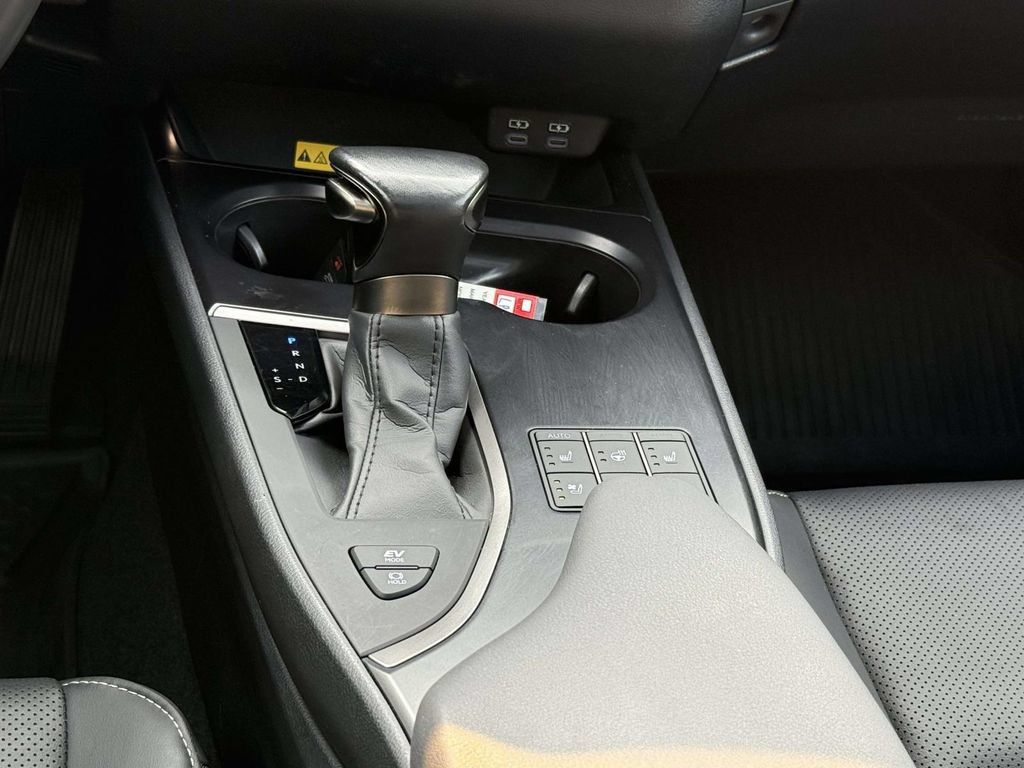 Used 2024 Lexus UX 250h F Sport AWD/4WD image 20