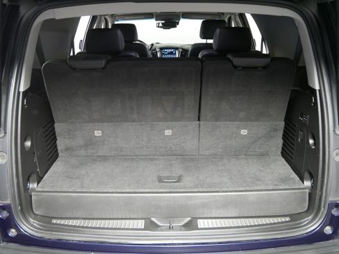 Used 2019 Chevrolet Tahoe LT w/ LT Signature Package AWD/4WD image 18