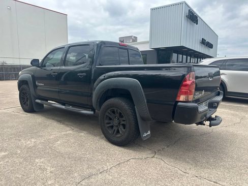 Used 2015 Toyota Tacoma 4x4 Double Cab w/ Convenience Package image 4