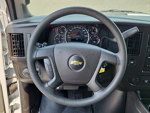 Used 2025 Chevrolet Express 3500 LT w/ LT Preferred Equipment Group RWD image 16
