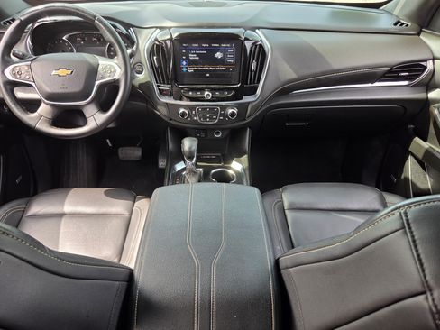 Used 2023 Chevrolet Traverse LT w/ LT Premium Package AWD/4WD image 12