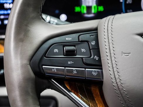 Used 2024 Cadillac Escalade Premium Luxury Platinum RWD image 43