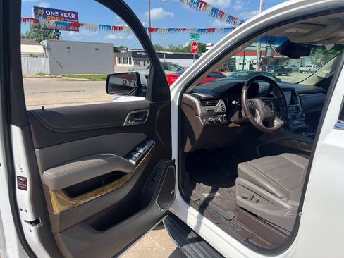 Used 2017 GMC Yukon Denali w/ Open Road Package AWD/4WD image 8