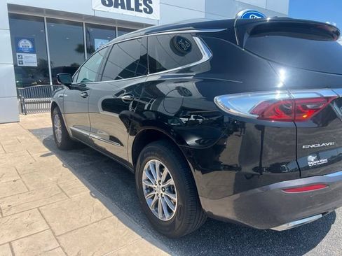 Used 2024 Buick Enclave Essence w/ Technology Package FWD image 3