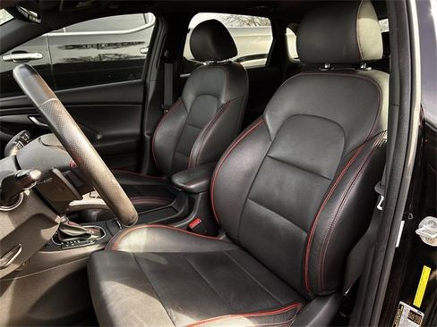 Used 2018 Hyundai Elantra GT Sport w/ Sport Tech Package 04 image 33