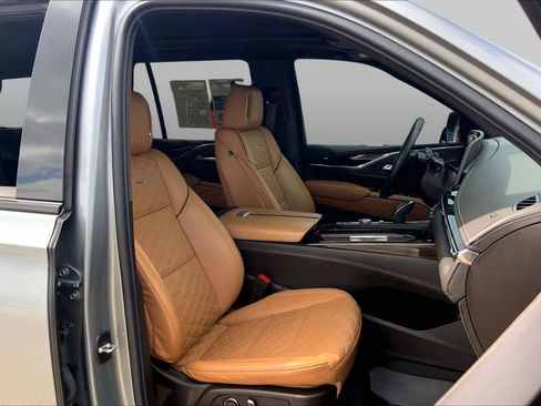 Used 2024 Cadillac Escalade Sport w/ LPO, ONYX Package AWD/4WD image 9