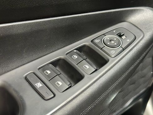 Used 2020 Hyundai Santa Fe SE image 29