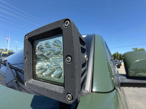 Used 2021 Toyota Tacoma TRD Off-Road w/ Technology Package AWD/4WD image 28