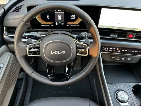 New 2026 Kia Carnival LXS image 10