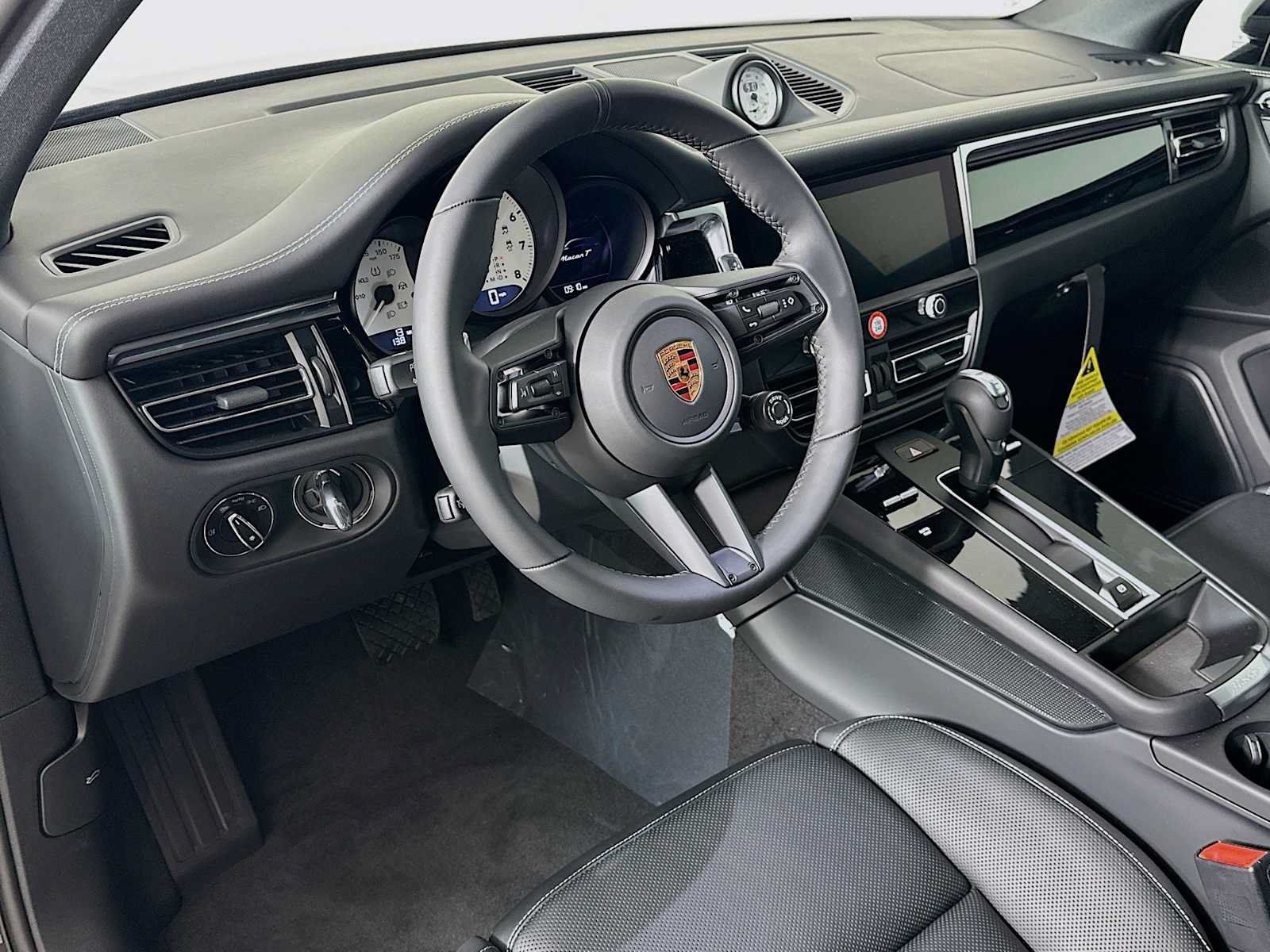 Used 2026 Porsche Macan Turbo AWD/4WD image 4
