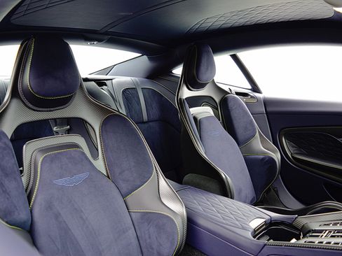 Used 2024 Aston Martin DB12 Coupe image 31