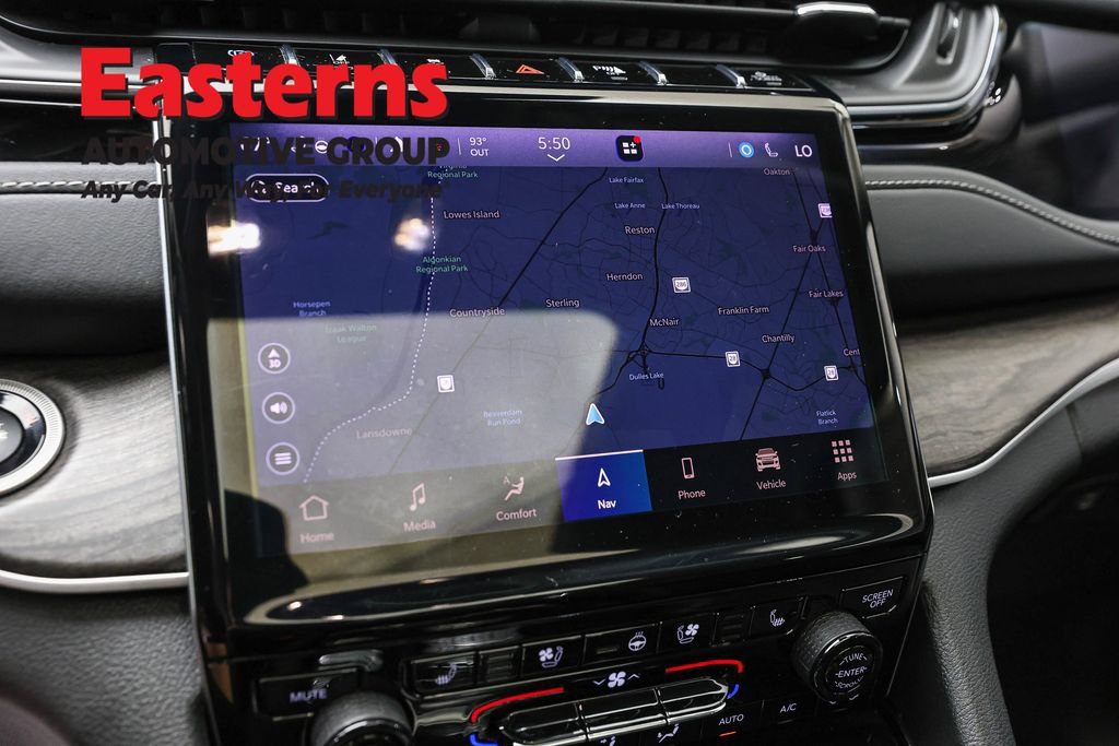 Used 2022 Jeep Grand Cherokee Limited 4xe w/ Luxury Tech Group II AWD/4WD image 19
