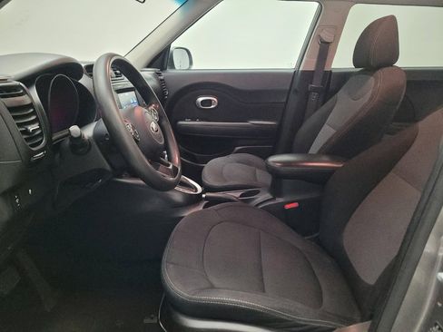 Used 2018 Kia Soul + FWD image 17