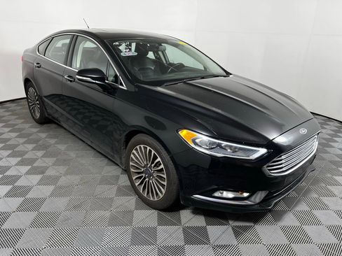 Used 2017 Ford Fusion SE w/ Fusion SE Technology Package image 3