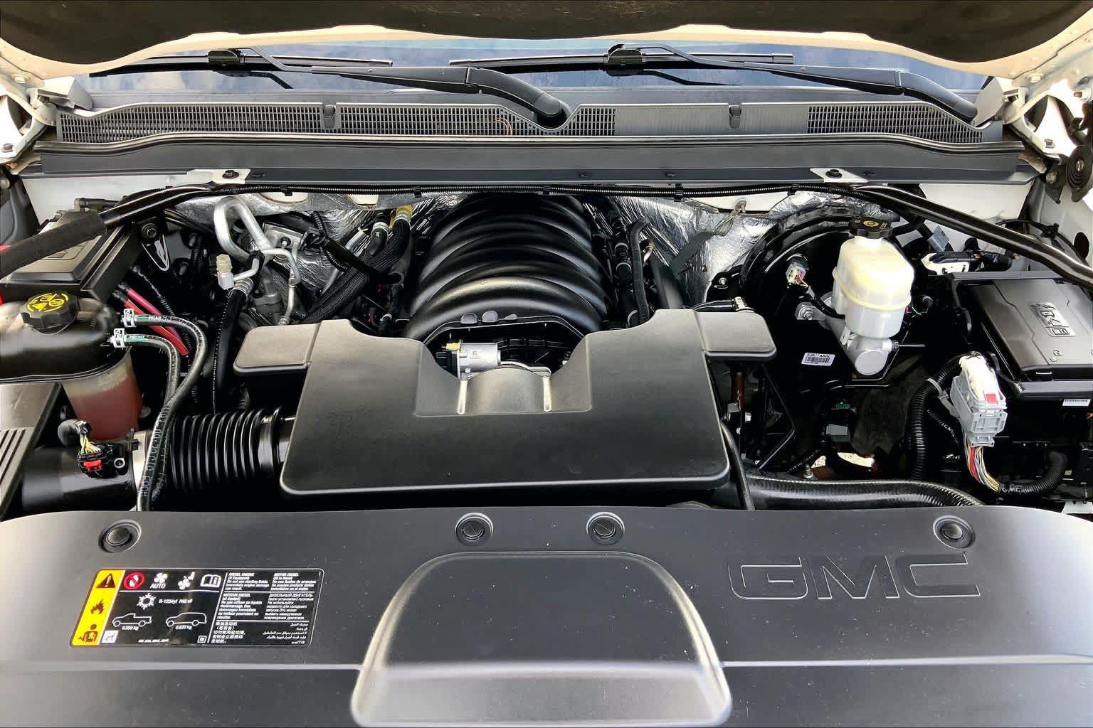 Used 2018 GMC Yukon SLT w/ Premium Edition RWD image 31