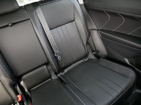 Certified 2024 Volkswagen Tiguan SE AWD/4WD image 14