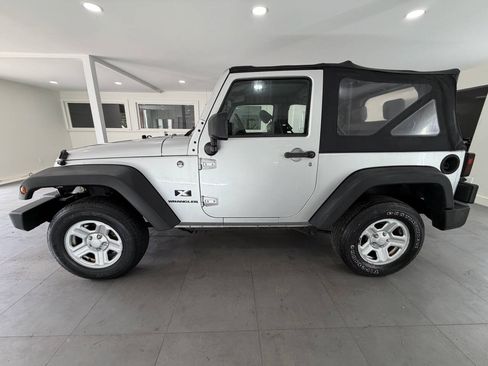 Used 2009 Jeep Wrangler X AWD/4WD image 4