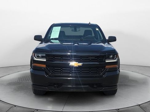 Used 2019 Chevrolet Silverado 1500 Custom w/ Custom Convenience Package AWD/4WD image 8