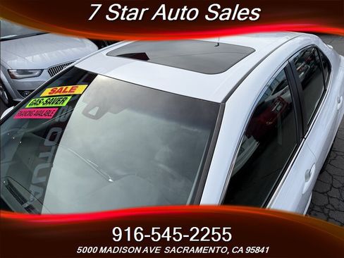 Used 2018 Toyota Camry SE image 14