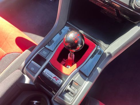 Used 2018 Honda Civic Type R image 22
