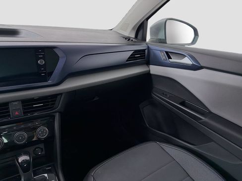 Used 2023 Volkswagen Taos SE w/ Panoramic Sunroof Package FWD image 23