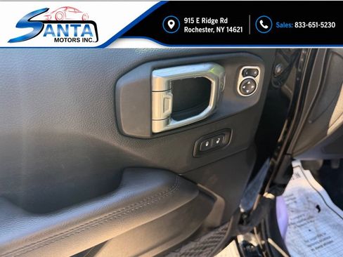 Used 2022 Jeep Wrangler Unlimited Sahara AWD/4WD image 13