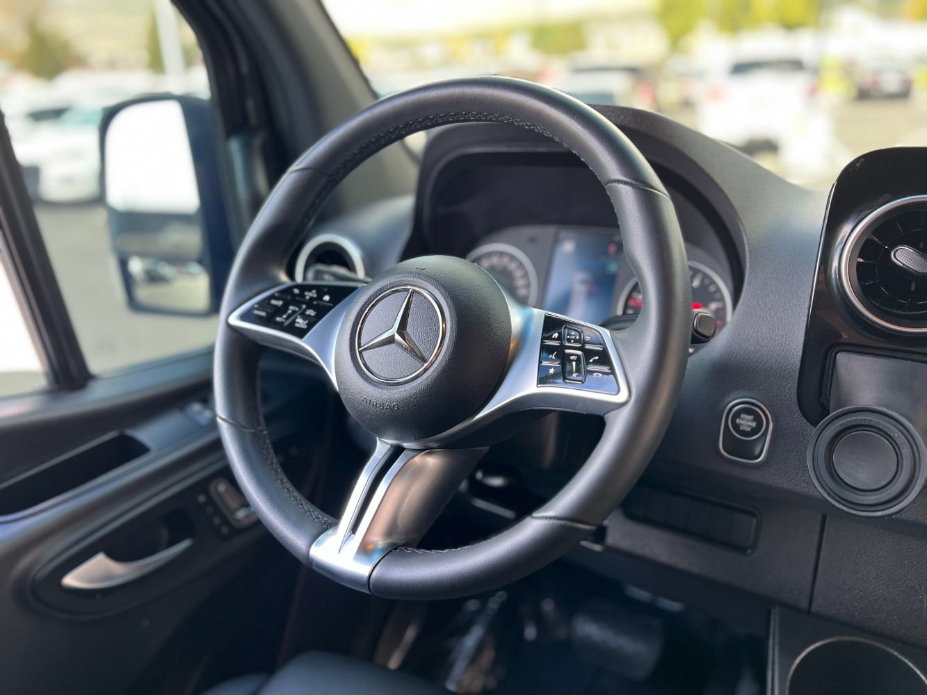 Used 2025 Mercedes-Benz Sprinter 2500 image 12