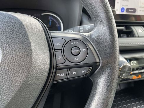 Used 2025 Toyota RAV4 XLE image 25