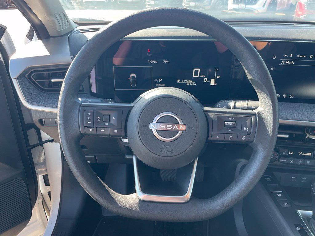 Used 2026 Nissan Kicks SV w/ SV Premium Package FWD image 7