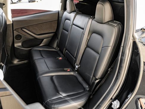 Used 2020 Tesla Model Y Long Range image 35