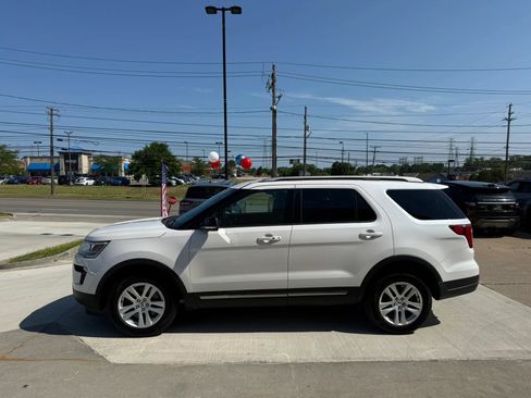 Used 2018 Ford Explorer XLT w/ Equipment Group 201A AWD/4WD image 7