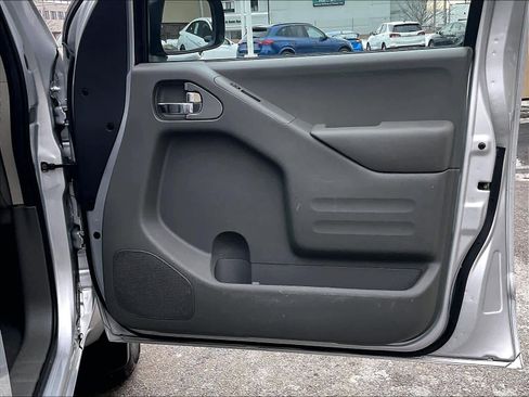 Certified 2021 Nissan Frontier SV image 12