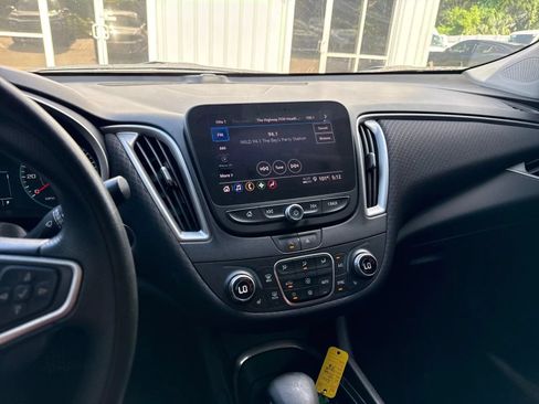 Used 2022 Chevrolet Malibu LT FWD image 22