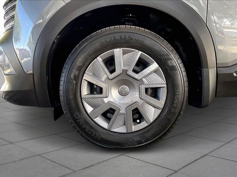 Used 2025 Nissan Kicks S w/ Charging Package image 8