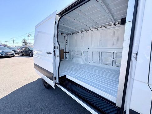 Used 2017 Mercedes-Benz Sprinter 2500 image 24