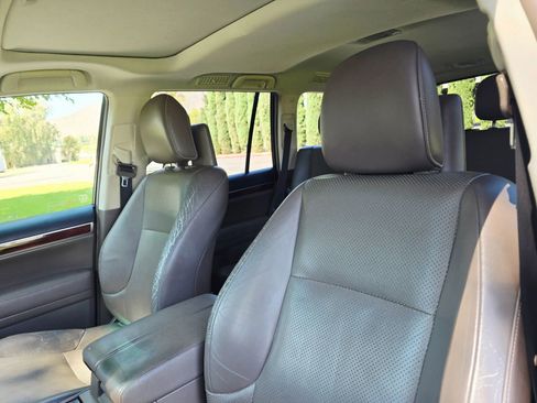 Used 2011 Lexus GX 460 Premium AWD/4WD image 17