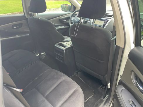 Used 2018 Nissan Murano SV AWD/4WD image 13